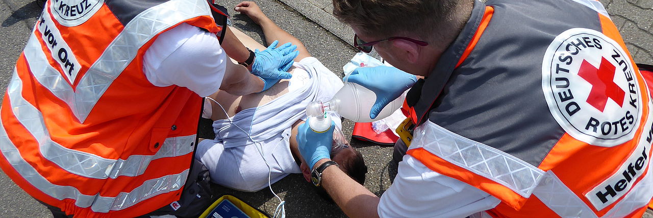 Helfer vor Ort Reanimieren Helfer vor Ort Reanimieren