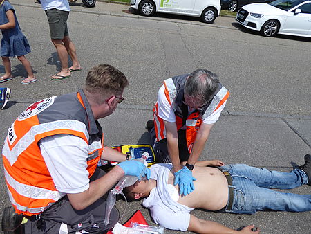 Helfer vor Ort Reanimieren Helfer vor Ort Reanimieren
