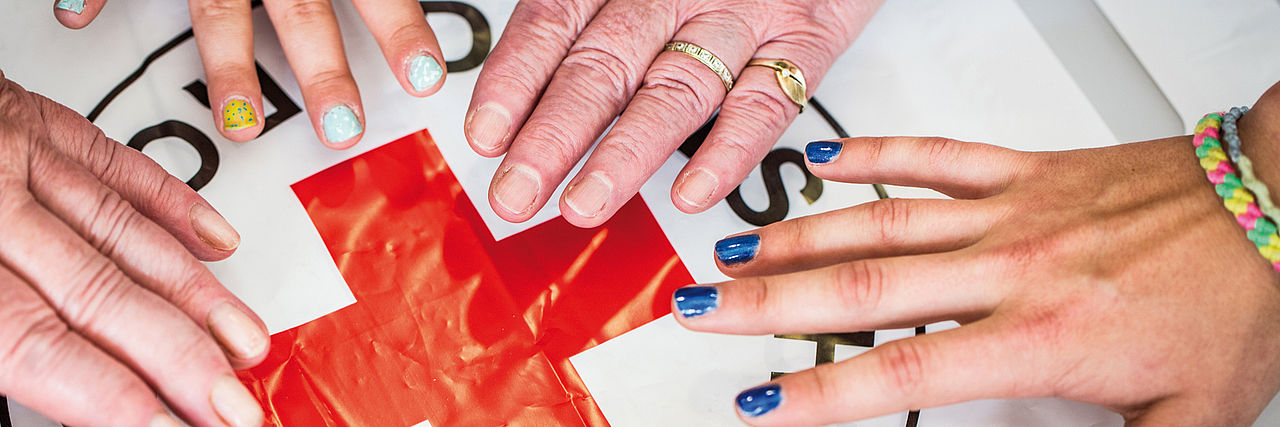 Im Porträt: Helfer und Projekte des DRK. Im Porträt: Helfer und Projekte des DRK.